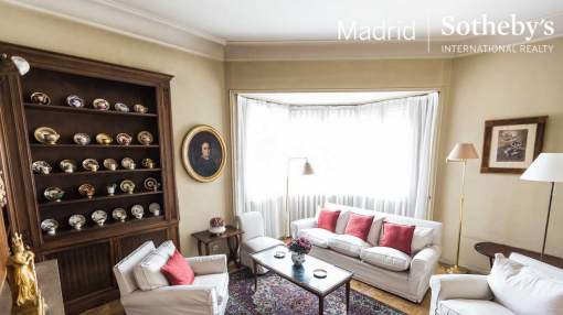 Elegant apartment in Castellana-Salamanca area Elegant apartment in Castellana-Salamanca area